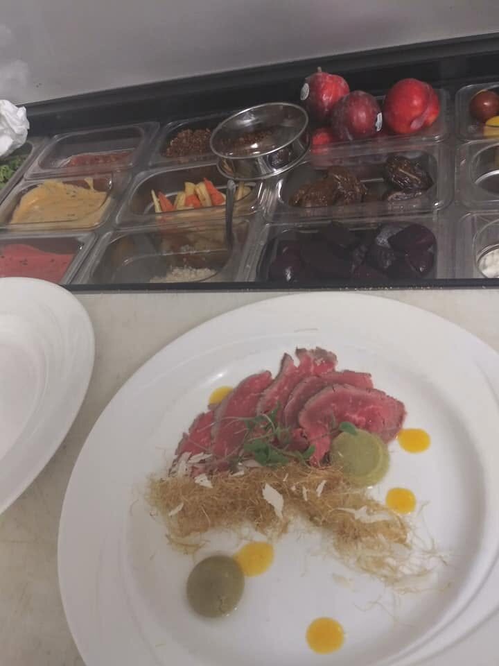 Sliced beef with citrus oil